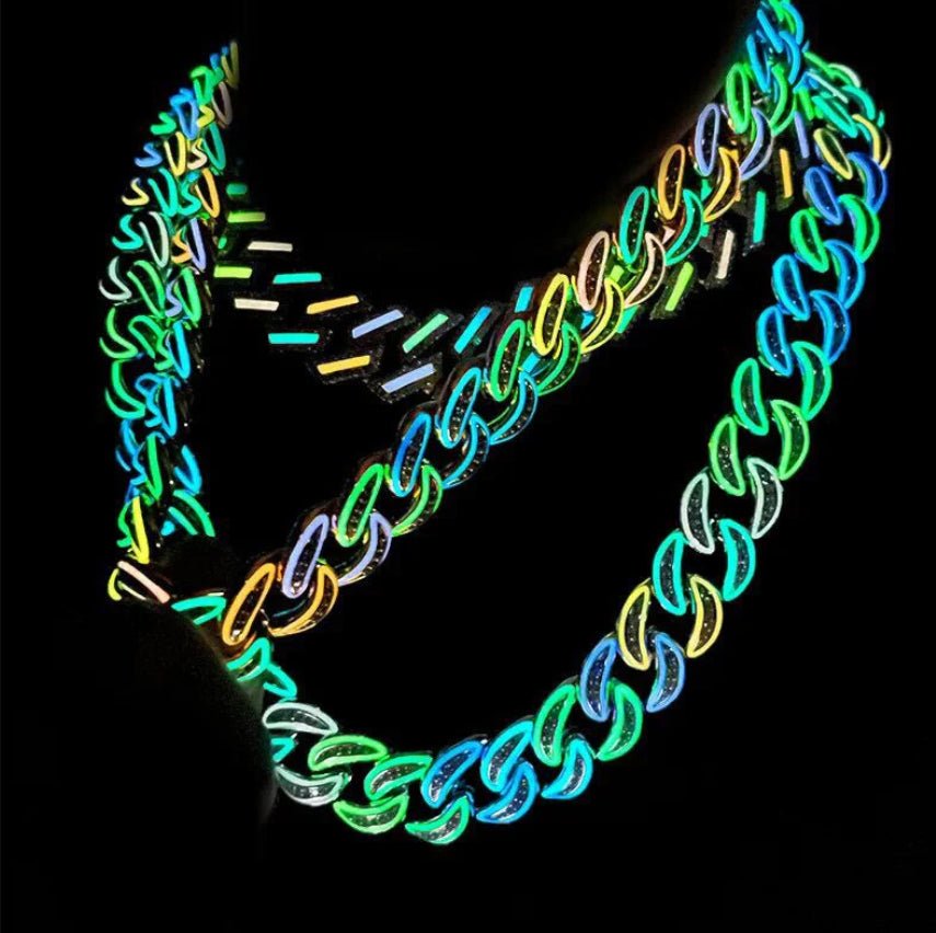 18mm Diamond Glow In The Dark Iced Miami Cuban Link 26in &8.5in - Markus Dayan