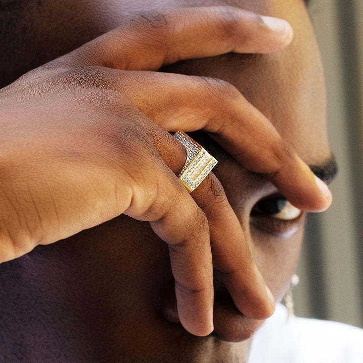 Single Row Princess-Cut Diamond Men Ring Gold - Markus Dayan