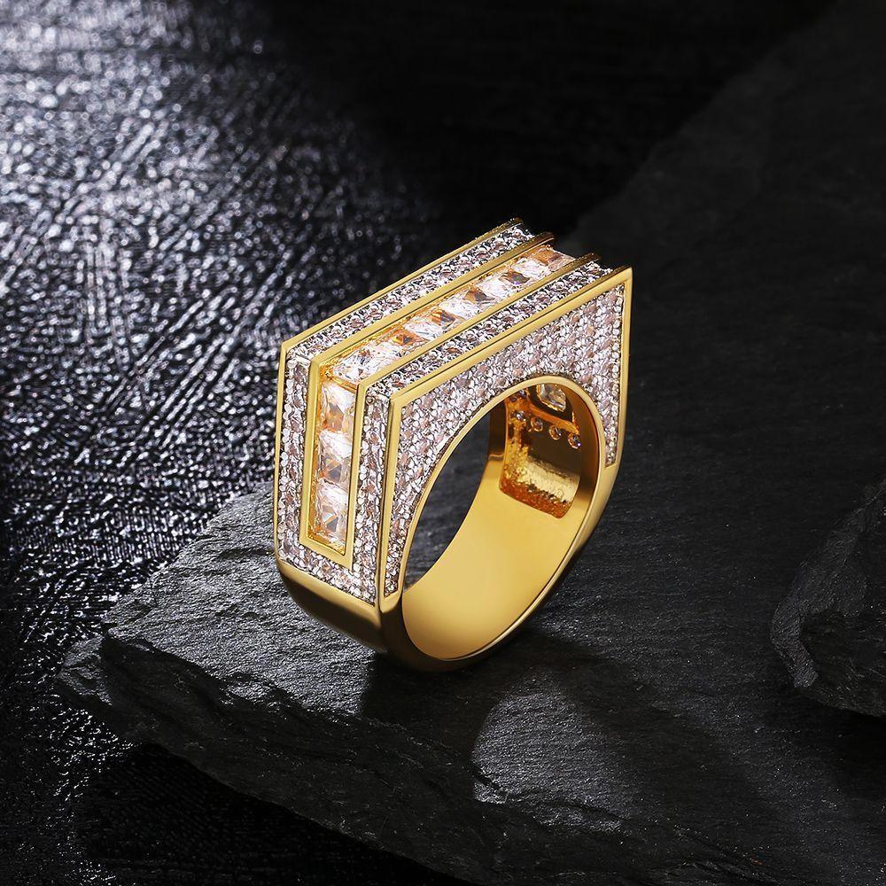 Single Row Princess-Cut Diamond Men Ring Gold - Markus Dayan