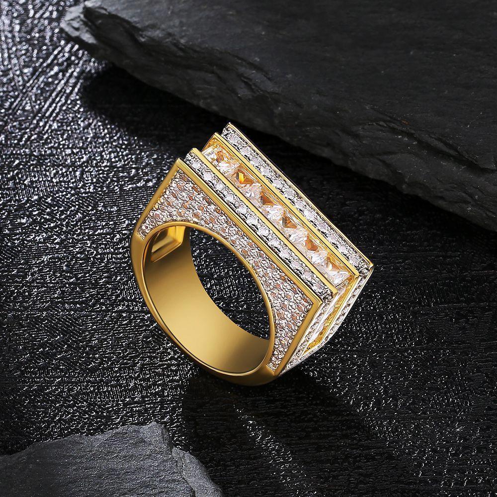 Single Row Princess-Cut Diamond Men Ring Gold - Markus Dayan