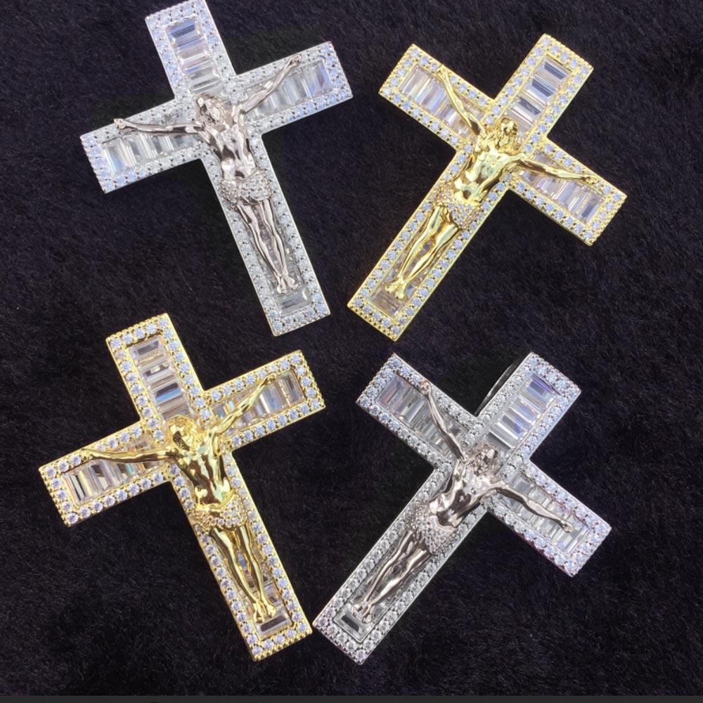 Iced Jesus Cross Baguette Pendant 18K Gold - Markus Dayan